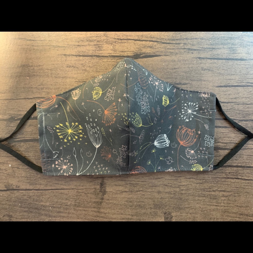 Fitted Queen Anne’s lace mask with filter pocket , nose wire ear loops